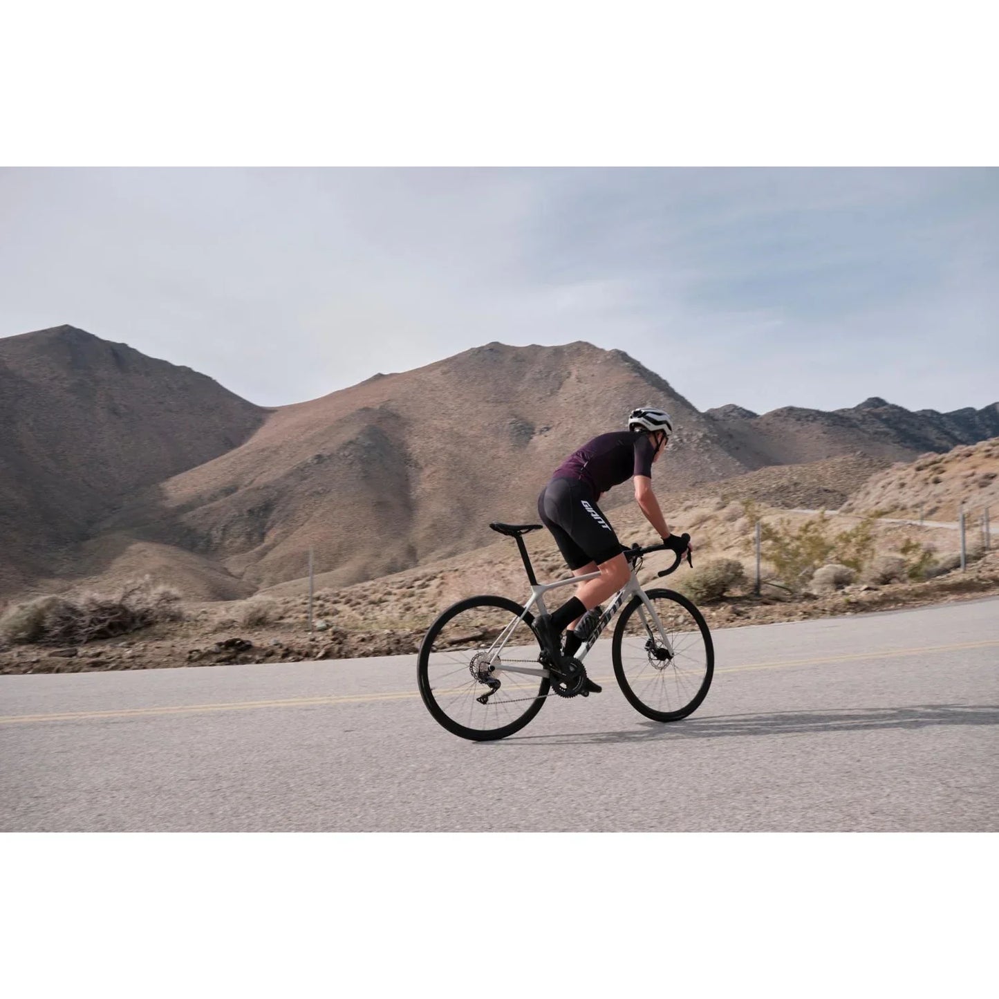 Giant Approach Bike Bike Saddle - Saddles - Bicycle Warehouse