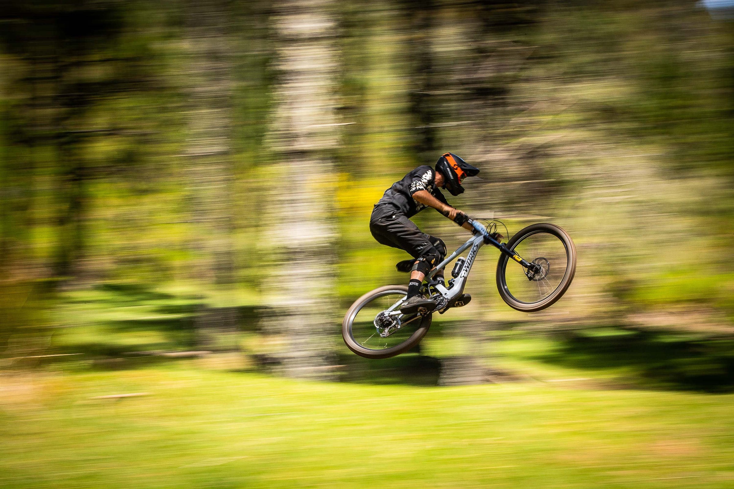 Adesivo Wrench Monkey 'Work Less Ride More' - Per MTB, BMX, Auto, Design UK, Garanzia 5+ Anni