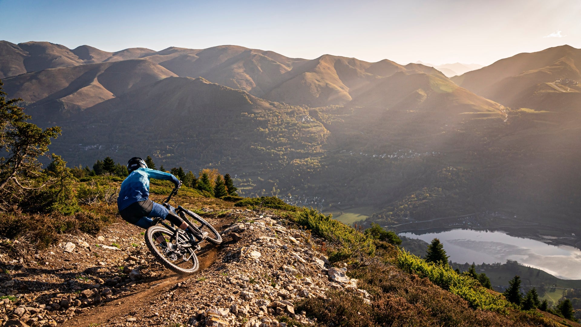 The Giant Reign Full Suspension Mountain Bike - Bicycle Warehouse