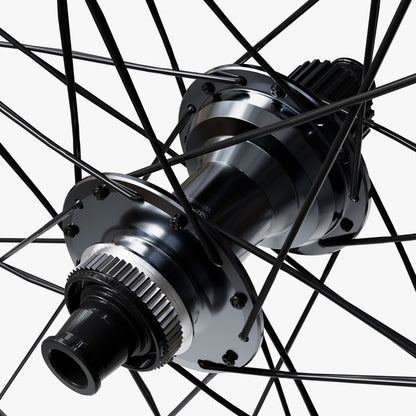 WHEEL, WH-M8200-B-29, DEORE XT, REAR, RIM:29, 28H, FOR 12-S, R:12MM E-THRU TUBELESS OLD:148MM, W/TUBELESS TAPE, FOR CENTERLOCK DISC