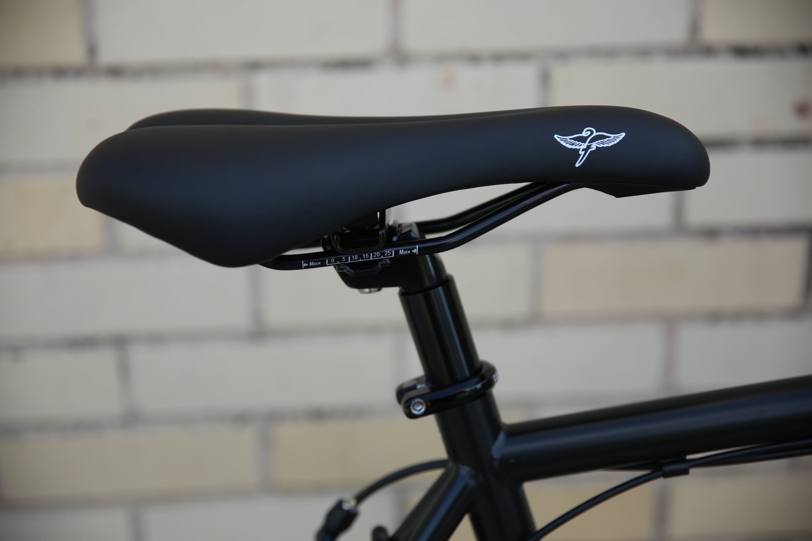 Lookfar (Matte Black in S-L) - Bicycle Warehouse