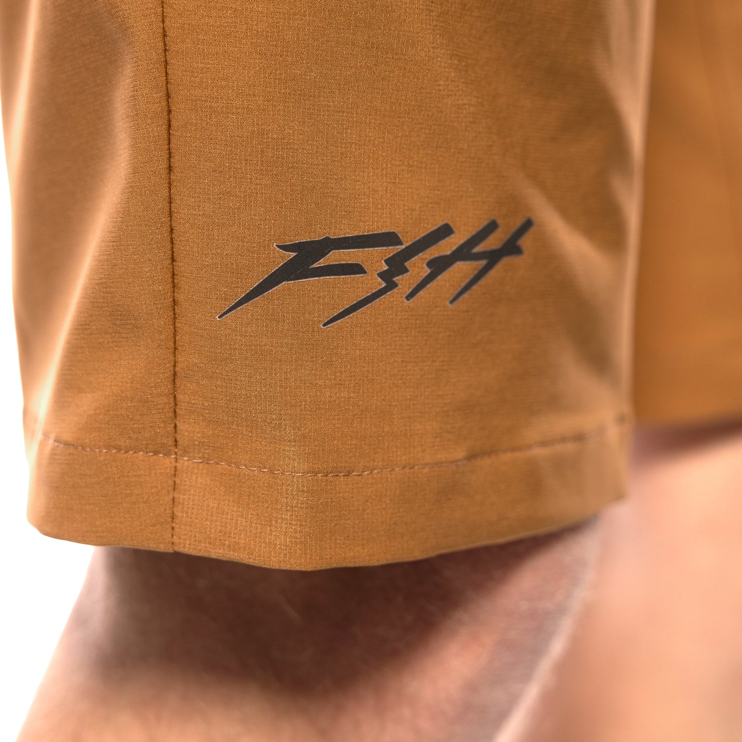 Kicker Short - Camel