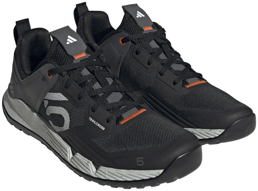 Trailcross XT Flat Shoes - Mens Core Black/Ftwr White/Gray Six 8 - Bicycle Warehouse