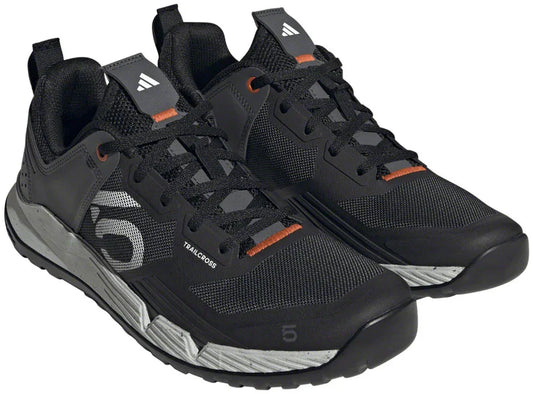 Trailcross XT Flat Shoes - Mens Core Black/Ftwr White/Gray Six 8 - Bicycle Warehouse
