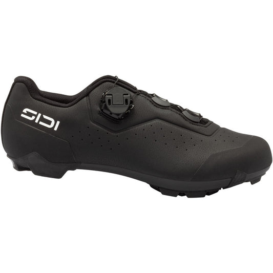 Black clipless cycling shoe with side lacing cover and toe cleat plate