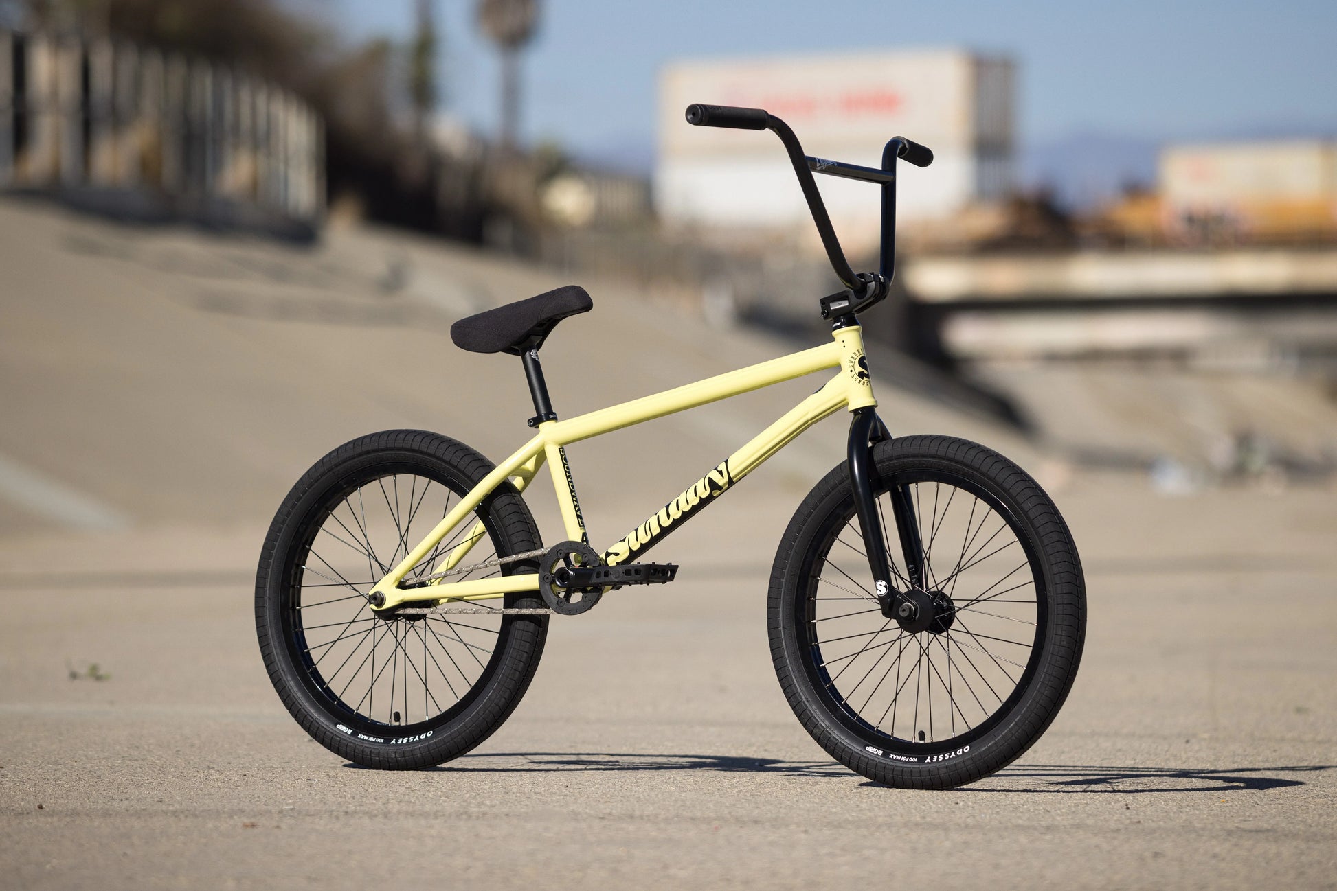 Sunday Soundwave Special (Gloss Notepad Yellow with 21" tt in RHD or LHD) - Bicycle Warehouse