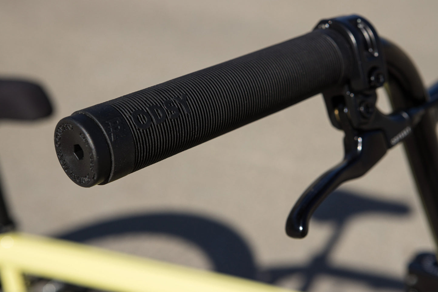 Sunday Soundwave Special (Gloss Notepad Yellow with 21" tt in RHD or LHD) - Bicycle Warehouse