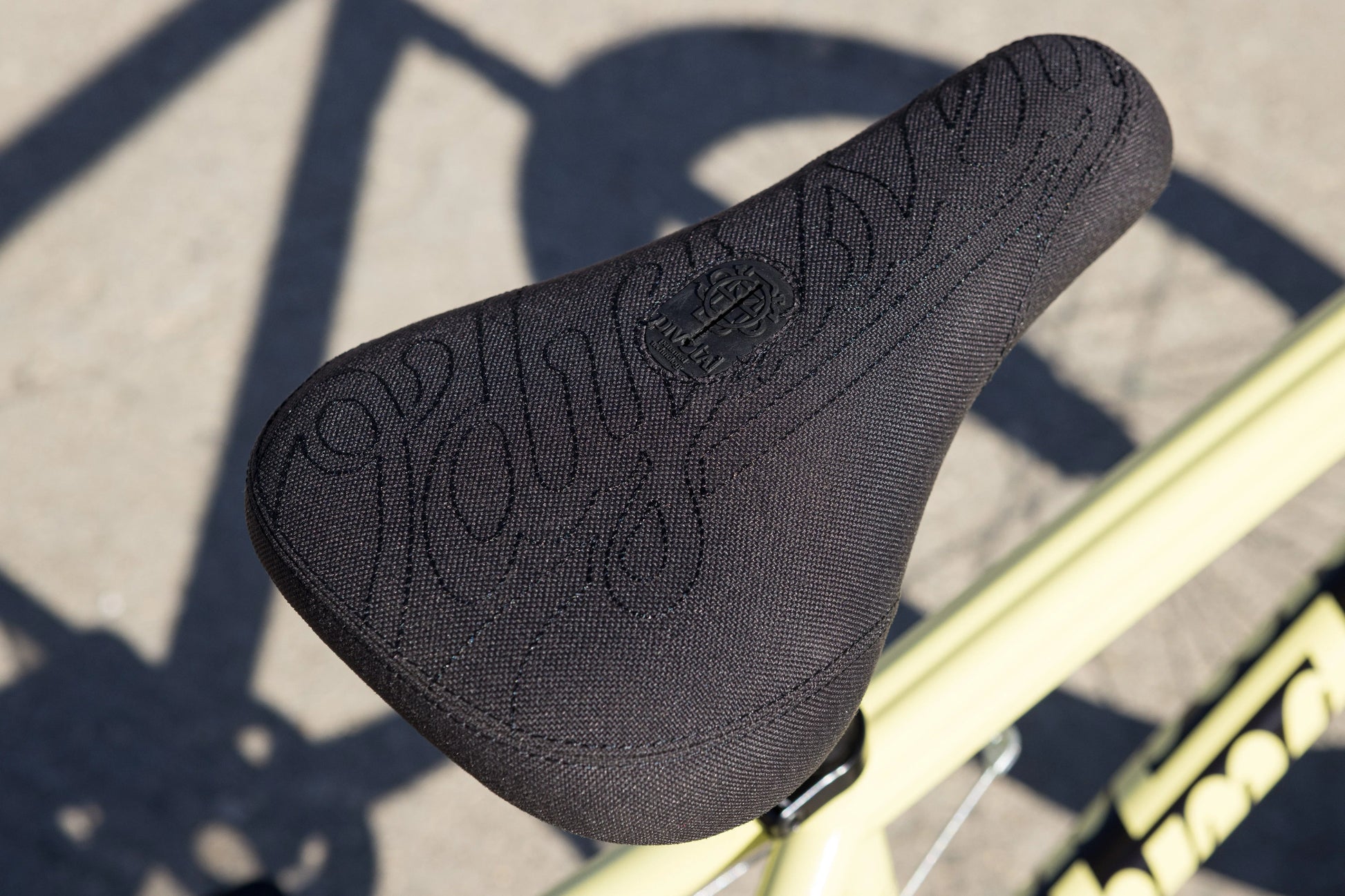 Sunday Soundwave Special (Gloss Notepad Yellow with 21" tt in RHD or LHD) - Bicycle Warehouse