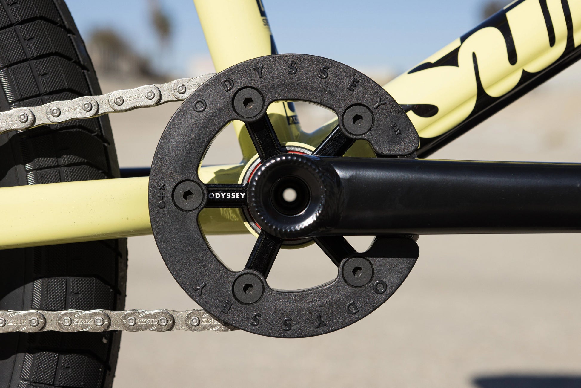 Sunday Soundwave Special (Gloss Notepad Yellow with 21" tt in RHD or LHD) - Bicycle Warehouse