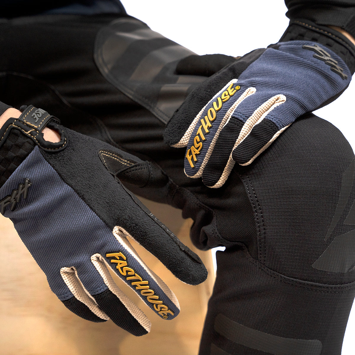 Ridgeline Ronin Youth Glove - Midnight Navy - Bicycle Warehouse