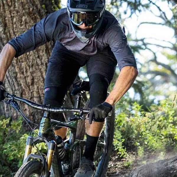 Giant mountain bike online clothing