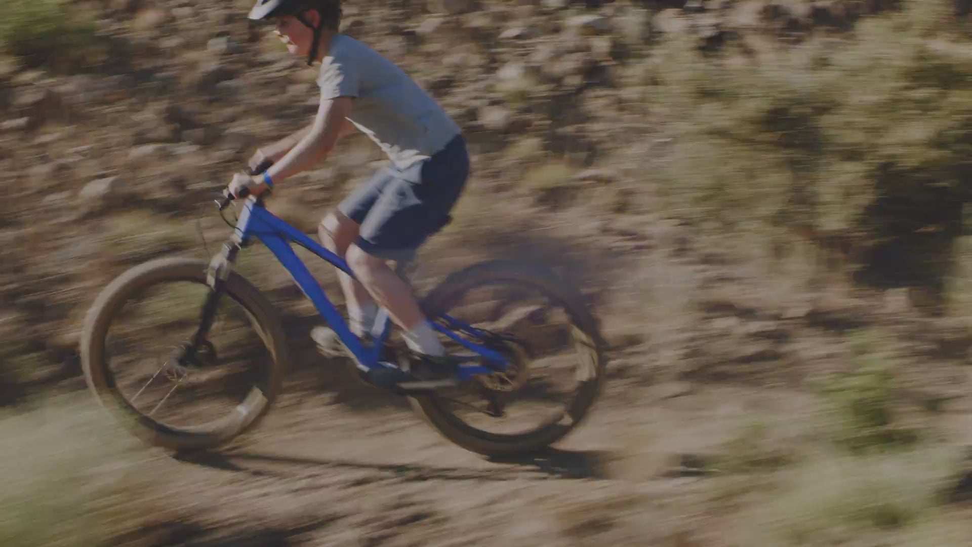 Load video: Features of the Giant STP 20 Kids Bike