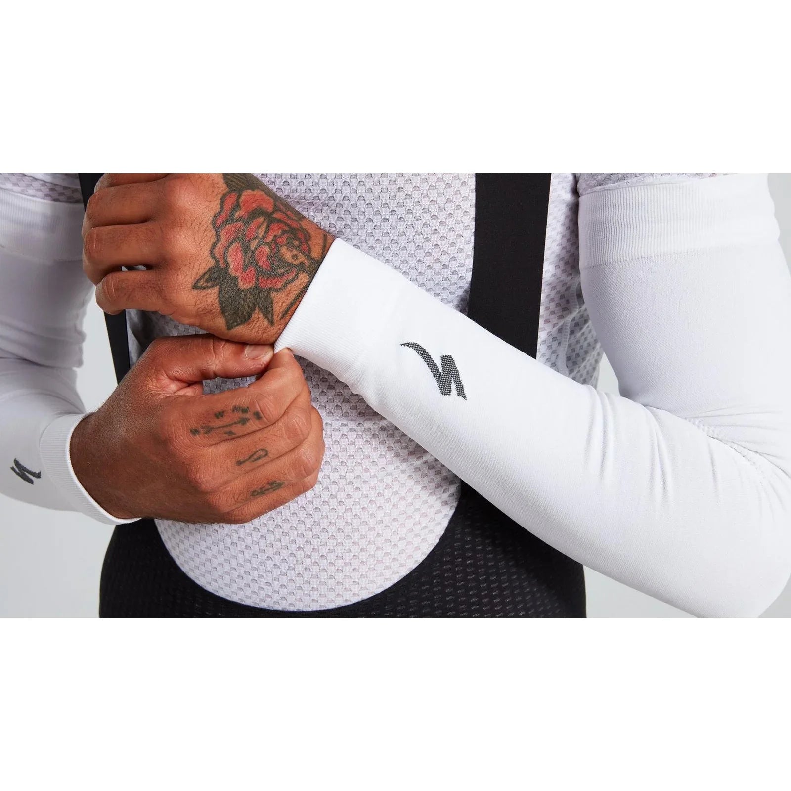 Specialized Seamless UV Arm Covers - Arm covers - Bicycle Warehouse