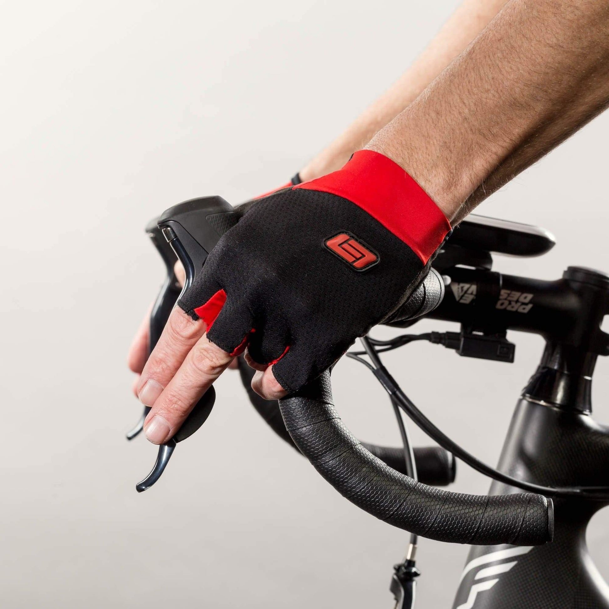 Bellwether Pursuit Gel Fingerless Bike Gloves - Black/Red