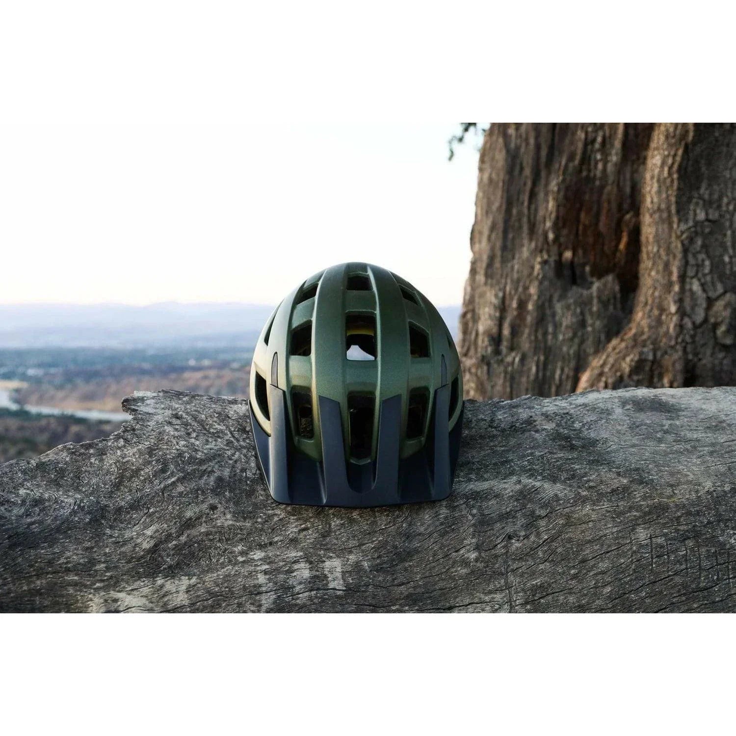 Giant Path Bike Helmet – Bicycle Warehouse Giant Path Bike Helmet – Bicycle Warehouse