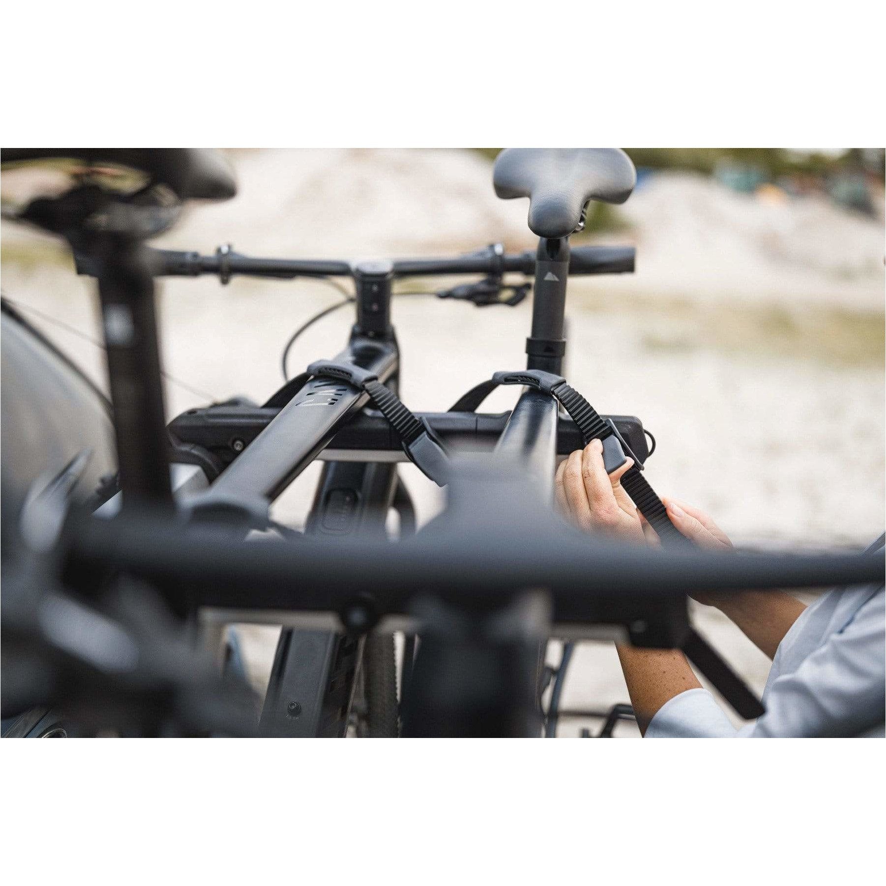 Thule wall deals mount bike rack